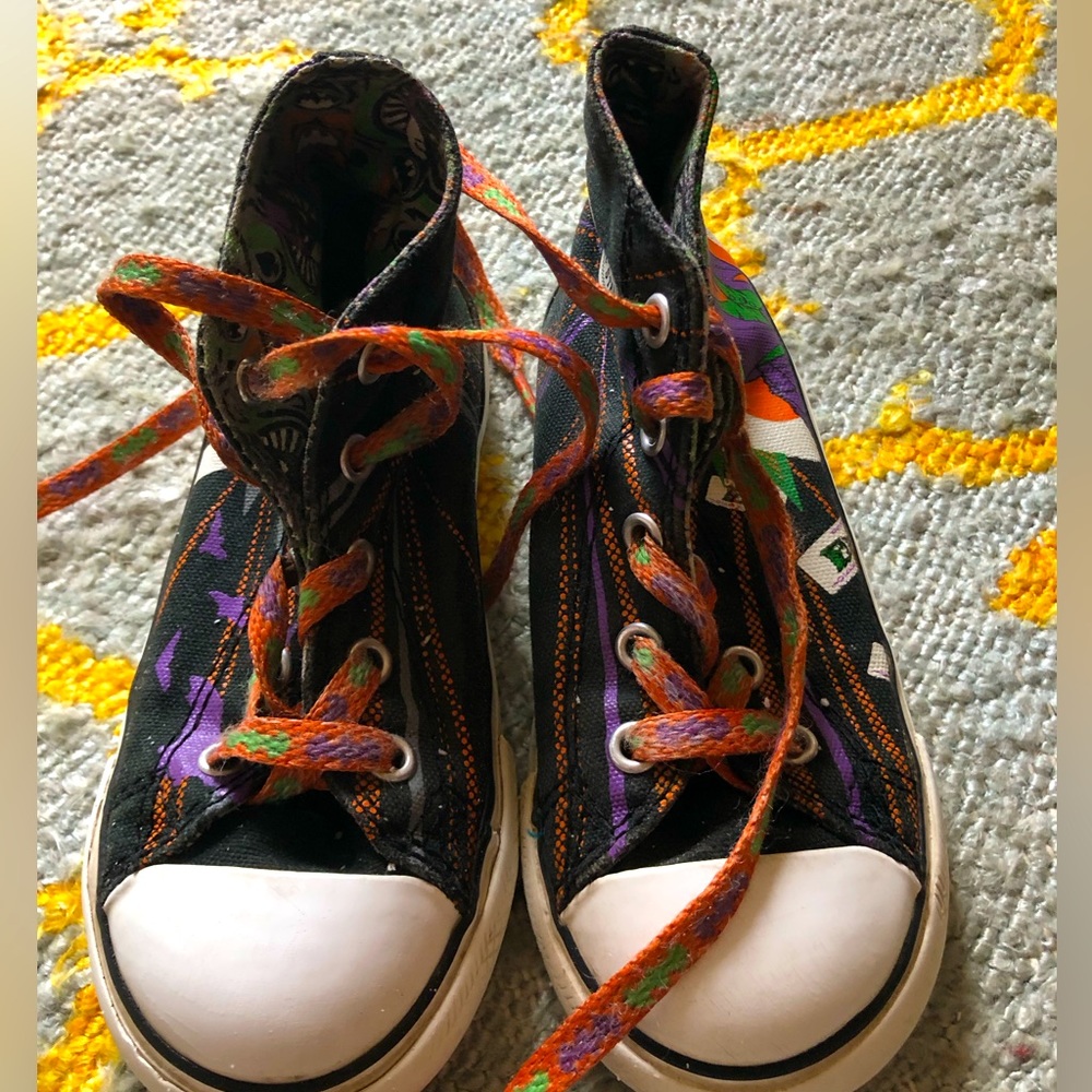 Converse high tops - Batman and The Joker. Size 9T